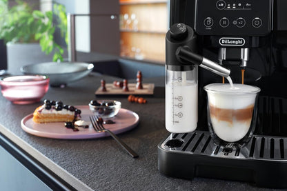 De'Longhi Magnifica Start Kaffeevollautomat, LatteCrema-Milchsystem, Espresso, Cappuccino, Soft-Touch, Schwarz